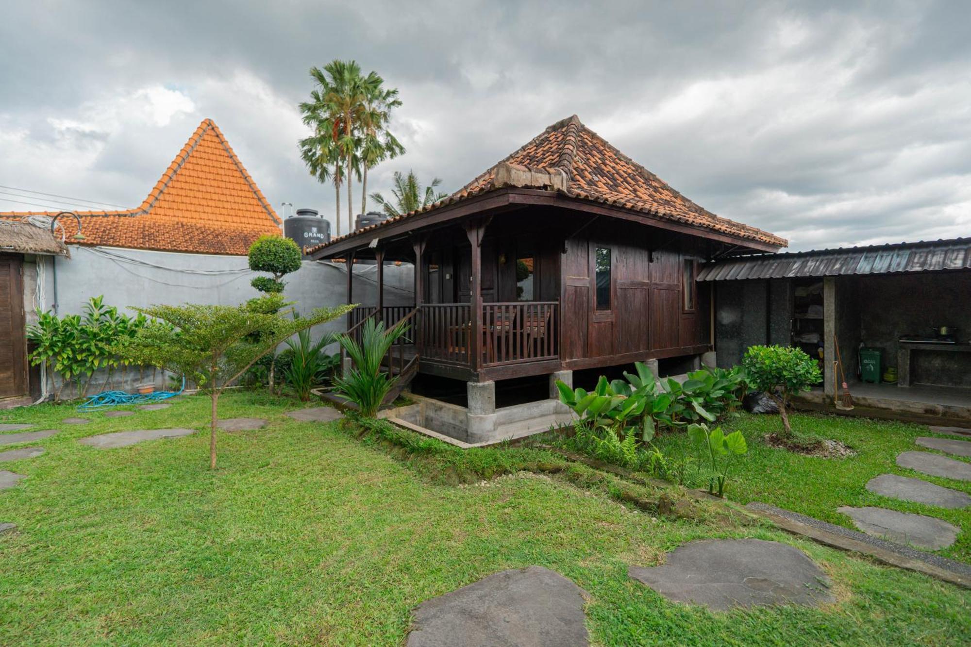 Gasthuis Pemulan House *